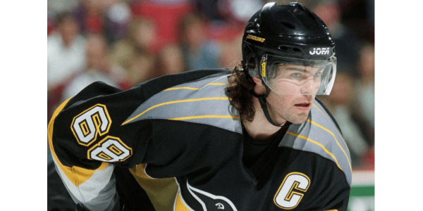 Die Pittsburgh Penguins ziehen Jaromir Jagrs Trikot Nr. 68 zurück Die Pittsburgh Penguins ziehen Jaromir Jagrs Trikot Nr. 68 zurück