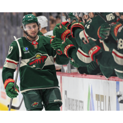 Die Minnesota Wild arbeiten aktiv an einer Vertragsverlängerung mit Quin Hughes Die Minnesota Wild arbeiten aktiv an einer Vertragsverlängerung mit Quin Hughes
