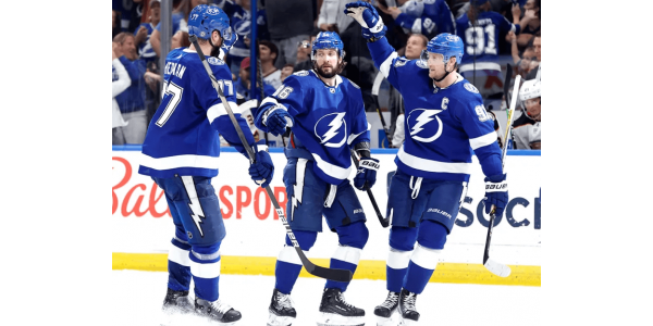 Die Tampa Bay Lightning setzten ihre dominante Form nach der Olympiapause fort Die Tampa Bay Lightning setzten ihre dominante Form nach der Olympiapause fort