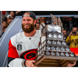 Jordan Staal führt Carolina Hurricanes zum zweiten Stanley-Cup-Sieg und MVP-Auszeichnung