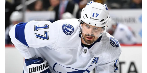Der Stürmer der Chargers, Alex Killorn, unterzeichnet einen 4-Jahres-Vertrag mit den Ducks Der Stürmer der Chargers, Alex Killorn, unterzeichnet einen 4-Jahres-Vertrag mit den Ducks