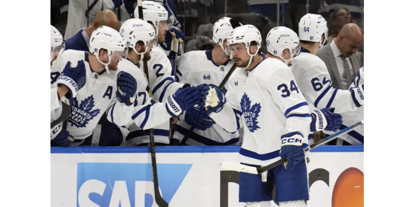 Die Toronto Maple Leafs stehen zum ersten Mal seit 19 Jahren wieder in der zweiten Runde der Playoffs Die Toronto Maple Leafs stehen zum ersten Mal seit 19 Jahren wieder in der zweiten Runde der Playoffs