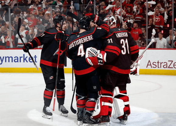 Die Carolina Hurricanes kehren nach 19 Jahren ins Stanley-Cup-Finale zurück