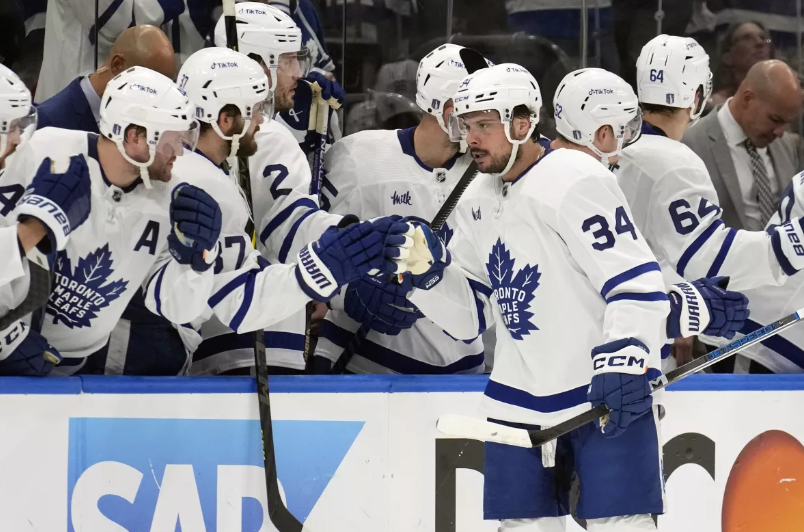 Die Toronto Maple Leafs stehen zum ersten Mal seit 19 Jahren wieder in der zweiten Runde der Playoffs